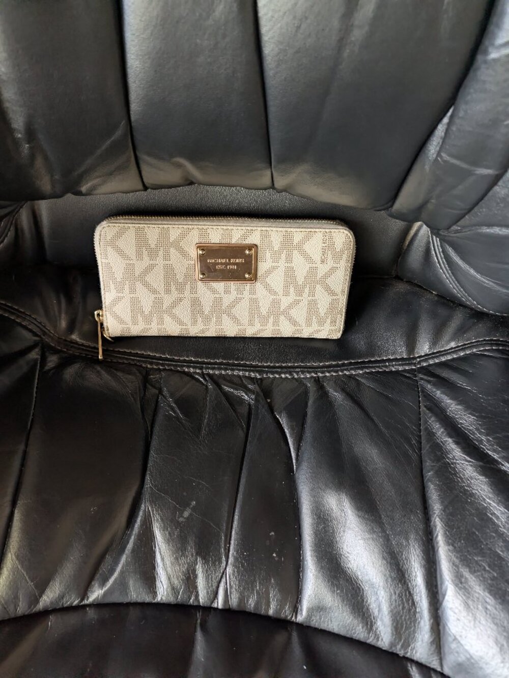 Michael Kors Jet Set Continental Vanilla/Cream Wallet